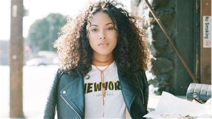 Lex Scott Davis Biography, Age, Height, Husband, Net Worth, Family