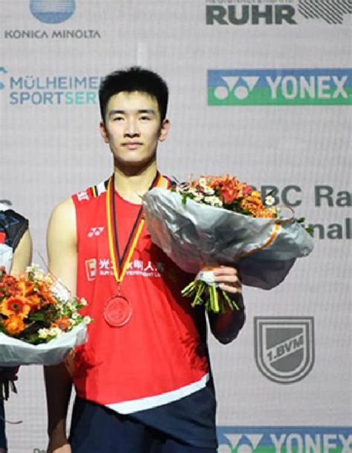 Li Shifeng Biography, Age, Height, Wife, Net Worth, Family