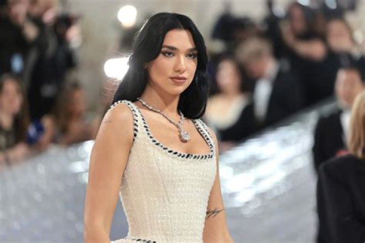 Lipa Schmeltzer Biography, Age, Height, Wife, Net Worth, Family