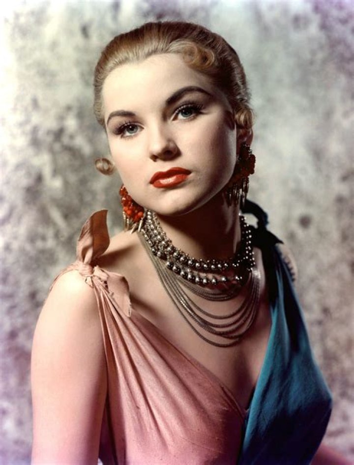 Lisa Gaye Biography, Age, Height, Husband, Net Worth, Family