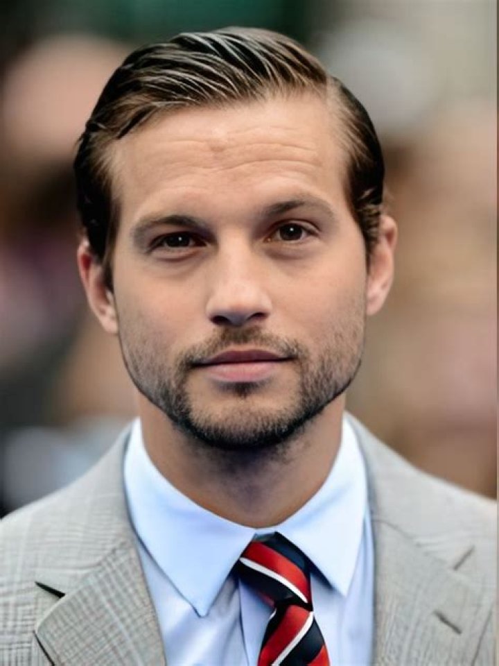 Logan Marshall-Green biografía, edad, altura, esposo, net worth, familia