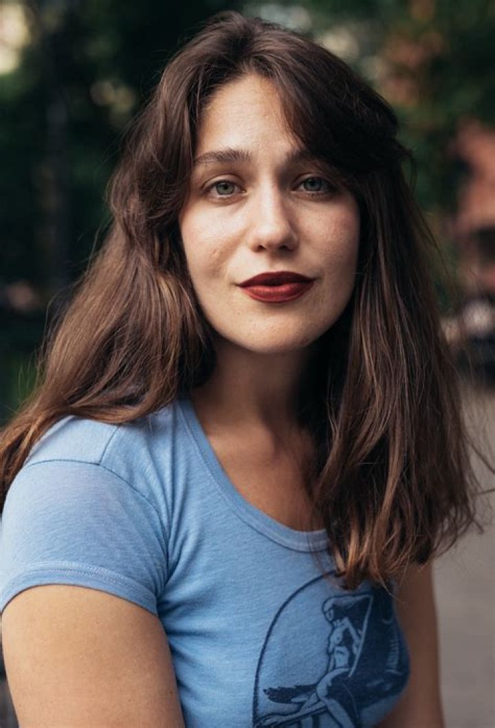 Lola Kirke Biography, Age, Height, Husband, Net Worth, Family