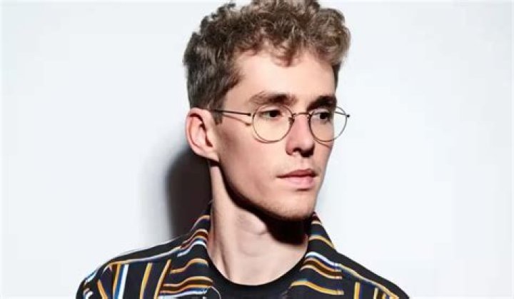 Lost Frequencies Biography, Age, Height, Wife, Net Worth, Family