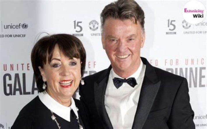 Louis van Gaal Biography, Age, Height, Wife, Net Worth, Family