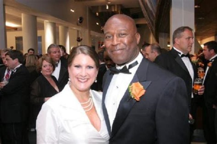 Lovie Smith Biography, Age, Height, Wife, Net Worth, Family