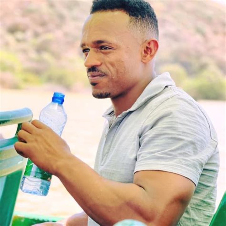 Loza Abera Biography, Age, Height, Husband, Net Worth, Family