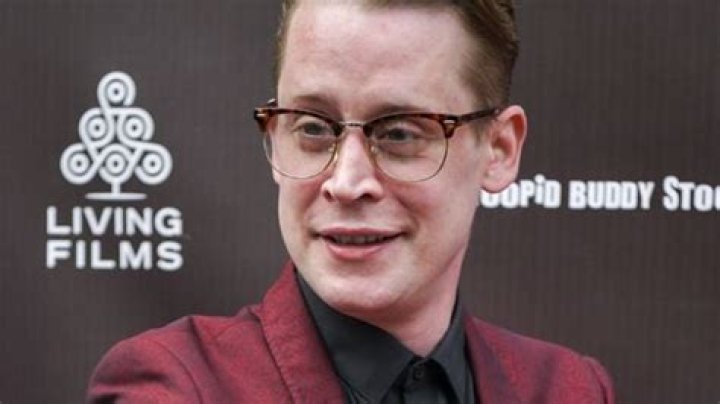 Macaulay Culkin biografía, edad, altura, esposo, net worth, familia