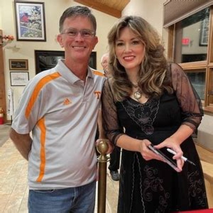 Mandy Barnett Biography, Age, Height, Husband, Net Worth, Family