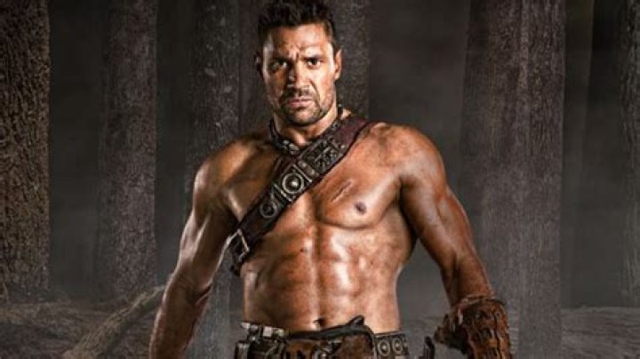 Manu Bennett Biography, Age, Height, Wife, Net Worth, Family