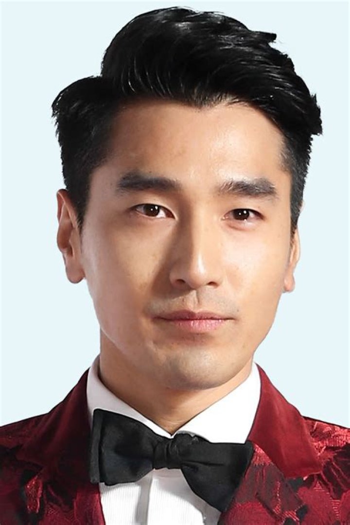 Mark Chao Biography, Age, Height, Wife, Net Worth, Family