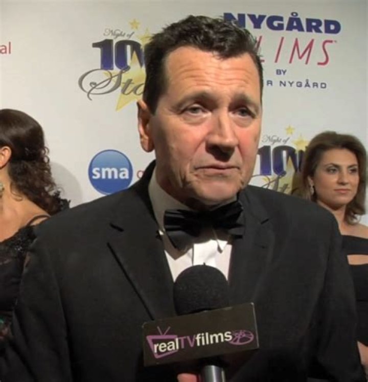 Mark Lindsay Chapman Biography, Age, Height, Wife, Net Worth, Family