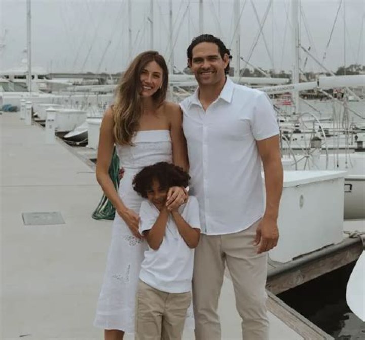 Mark Sanchez Biography, Age, Height, Wife, Net Worth, Family