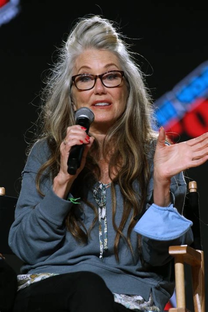 Mary McDonnell Biography, Age, Height, Husband, Net Worth, Family