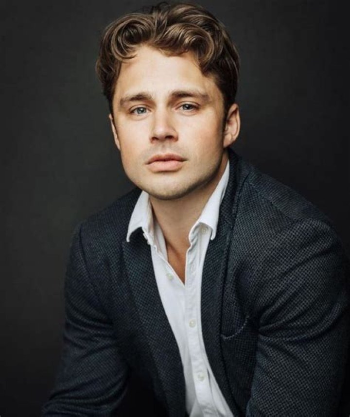 Max Lloyd-Jones biografía, edad, altura, esposo, net worth, familia