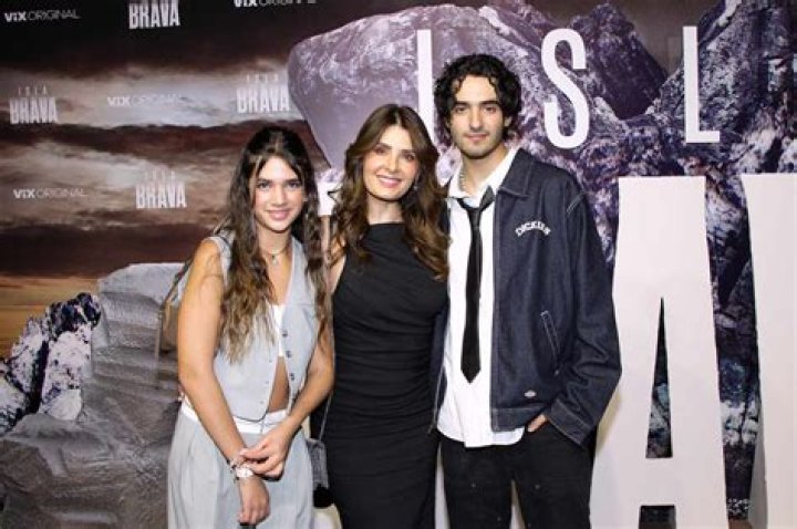 Mayrín Villanueva Biography, Age, Height, Husband, Net Worth, Family