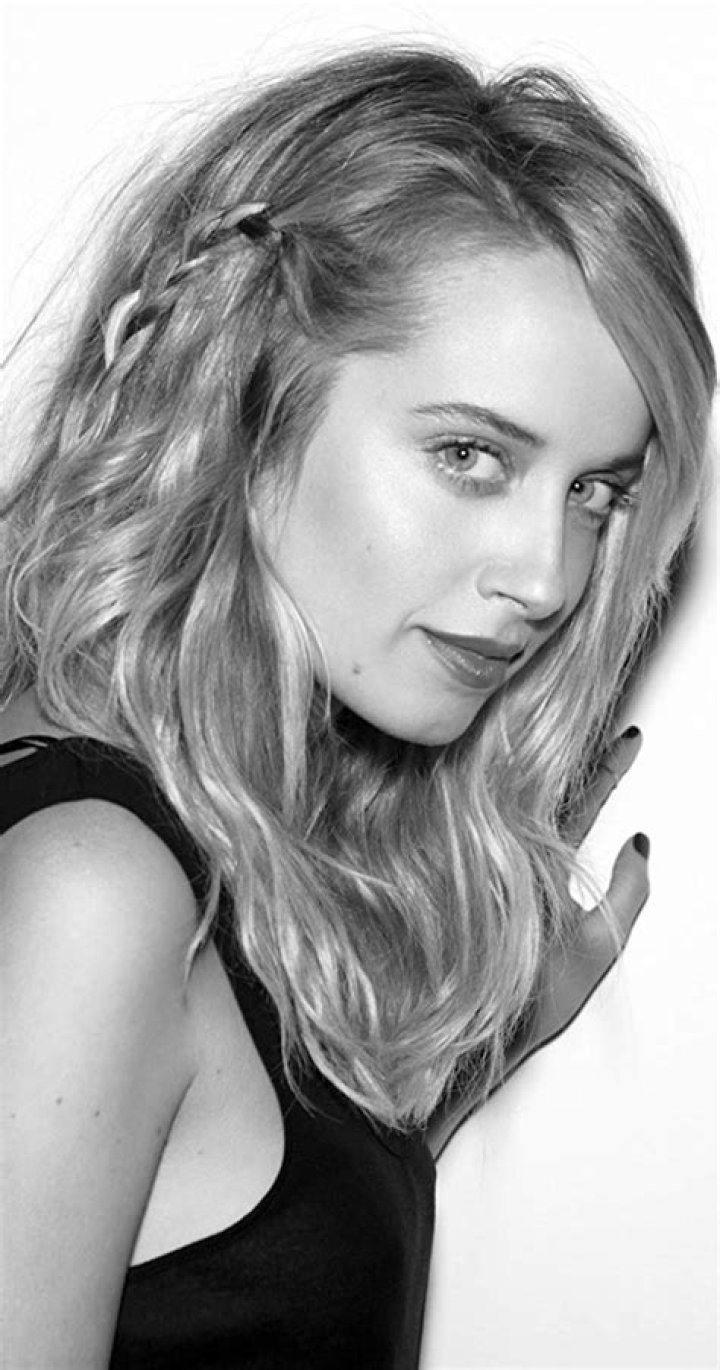 Megan Park Biography, Age, Height, Husband, Net Worth, Family
