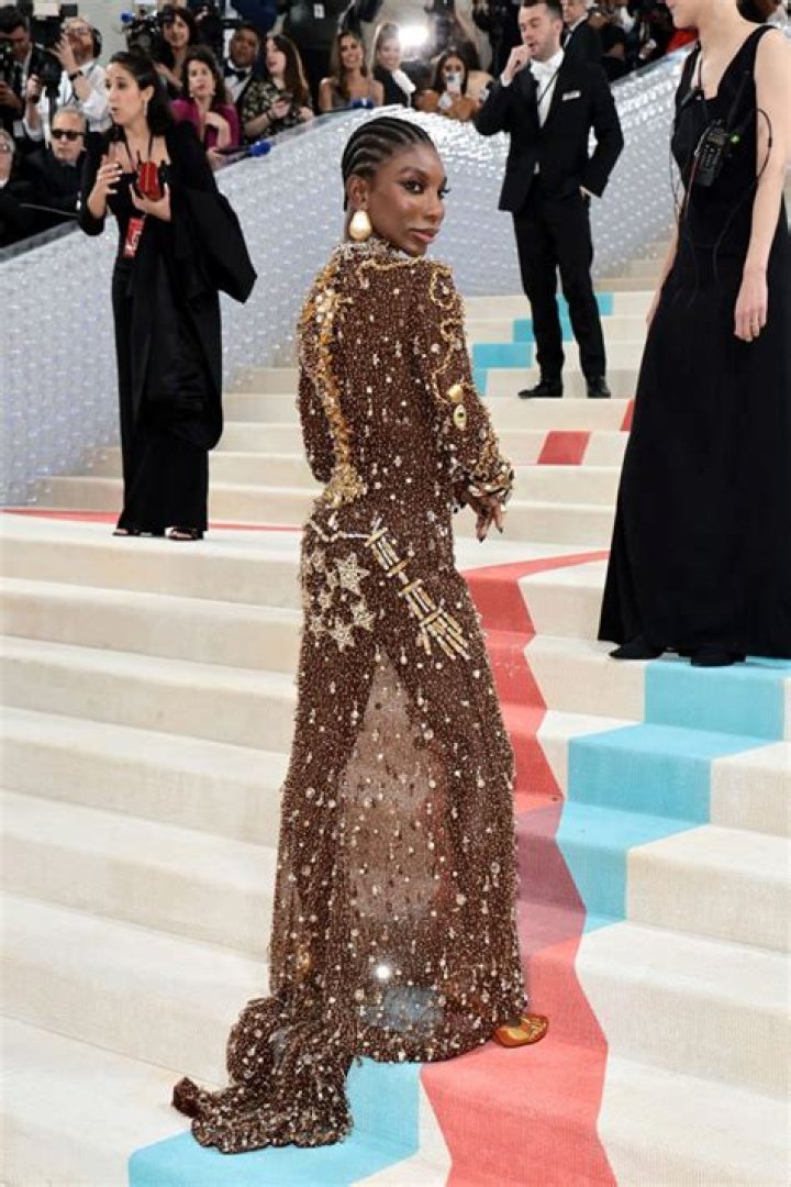 Michaela Coel biografía, edad, altura, esposa, net worth, familia