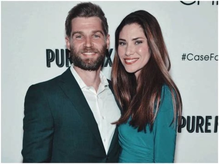 Mike Vogel Biography, Age, Height, Wife, Net Worth, Family