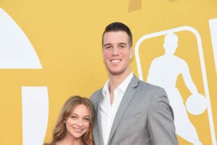 Miles Plumlee Biography, Age, Height, Wife, Net Worth, Family