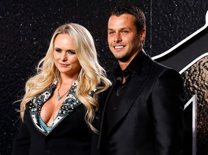 Miranda Lambert Biography, Age, Height, Husband, Net Worth, Family