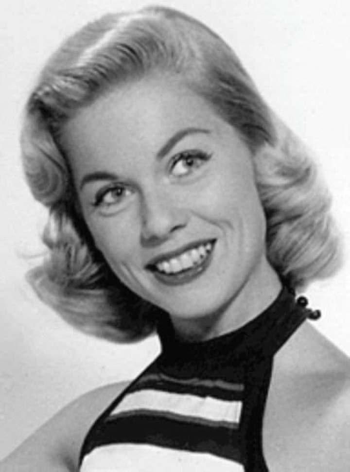 Molly Ann Bourne biografía, edad, altura, esposa, net worth, familia