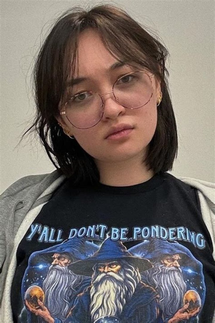 Mxmtoon Biography, Age, Height, Husband, Net Worth, Family