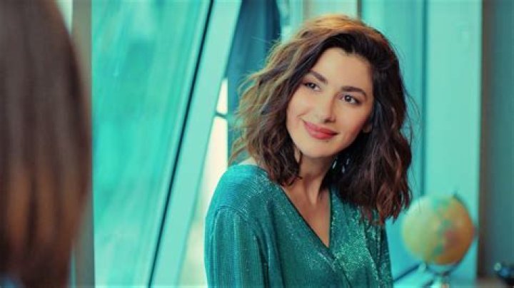 Nesrin Javadzadeh biografía, edad, altura, esposa, net worth, familia