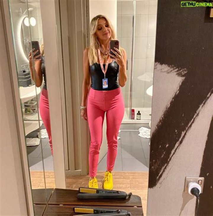 Nikki Osborne Biography, Age, Height, Husband, Net Worth, Family