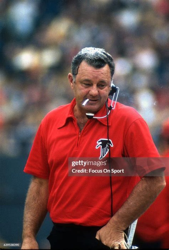 Norm Van Brocklin Biography, Age, Height, Wife, Net Worth, Family