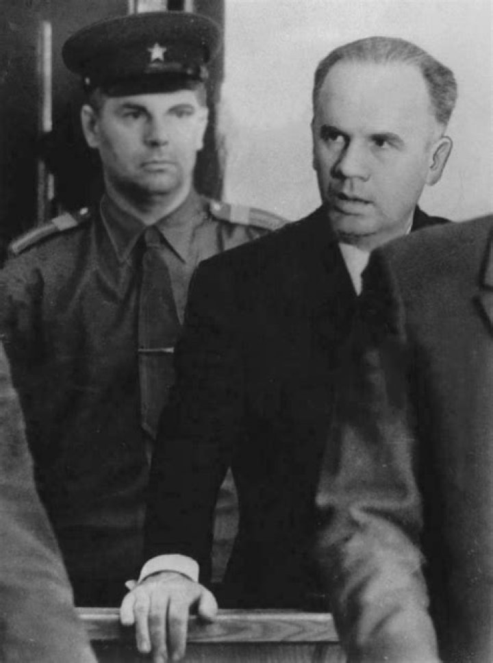 Oleg Penkovsky biografía, edad, altura, esposo, net worth, familia