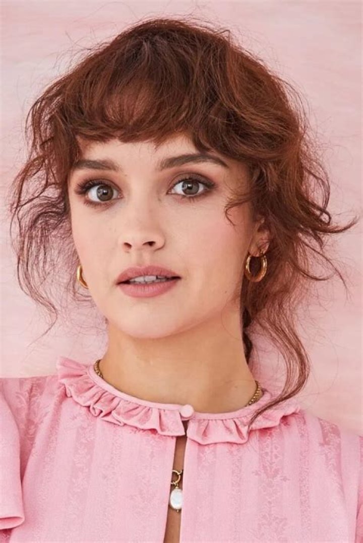 Olivia Cooke Biography, Age, Height, Husband, Net Worth, Family