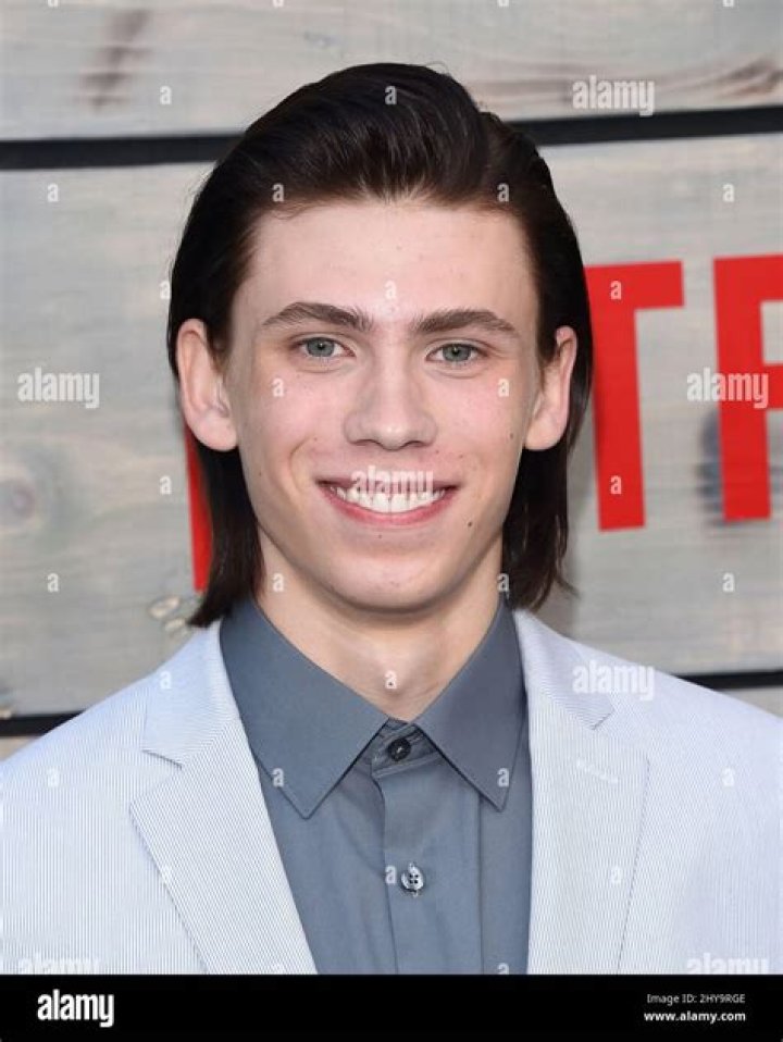 Owen Teague Biography, Age, Height, Wife, Net Worth, Family
