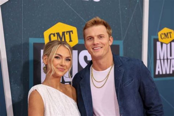 Parker McCollum Biography, Age, Height, Wife, Net Worth, Family