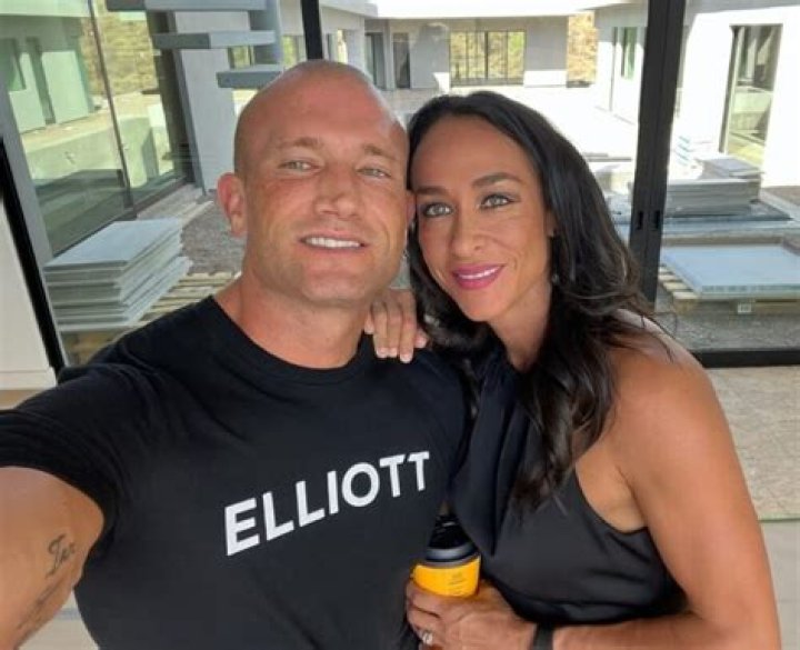 Patrick Smith Biography, Age, Height, Wife, Net Worth, Family