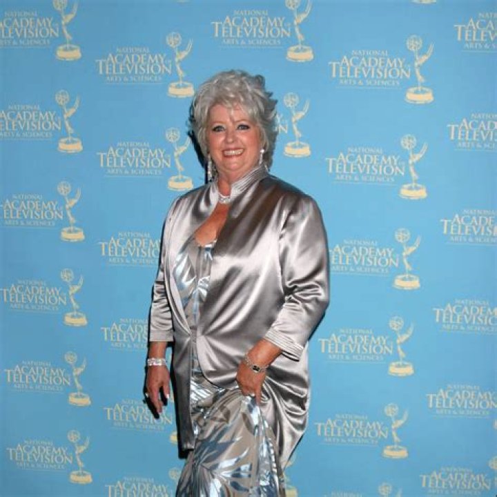 Paula Deen Biography, Age, Height, Husband, Net Worth, Family