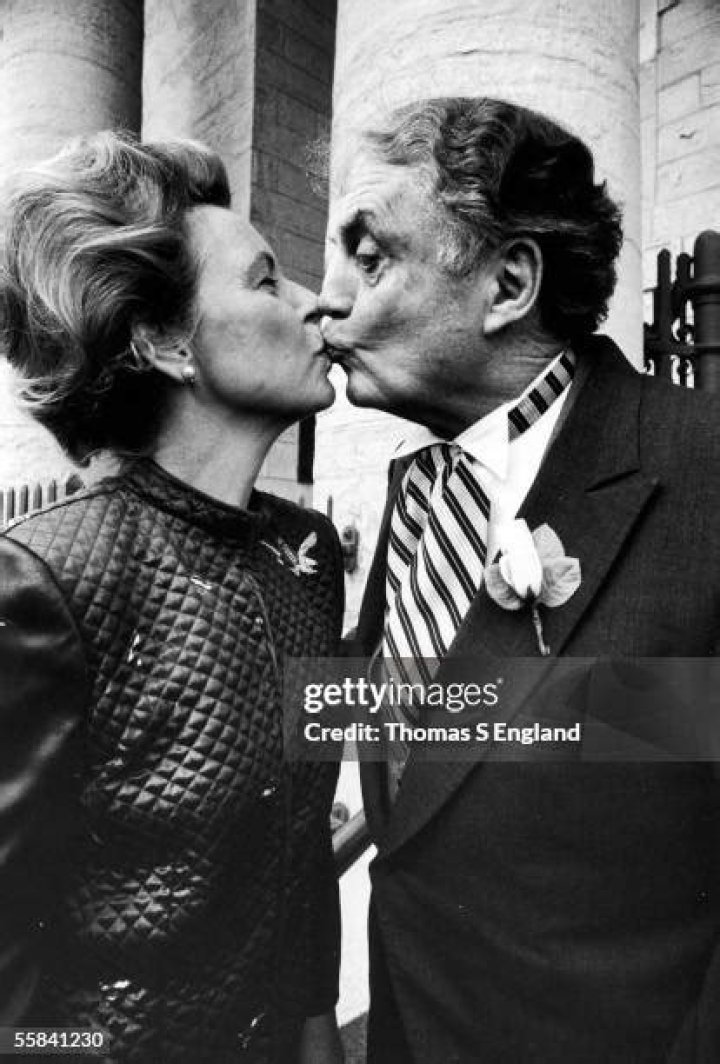 Phyllis Schlafly Biography, Age, Height, Husband, Net Worth, Family