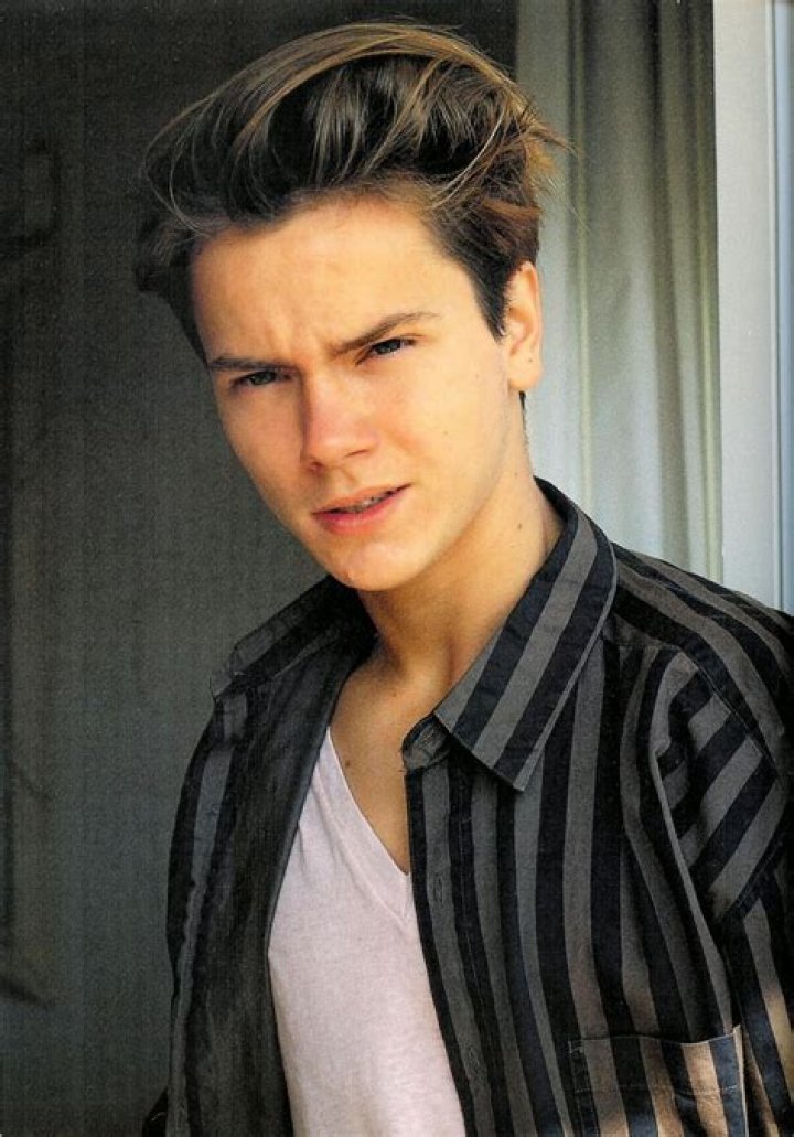 River Phoenix Biography, Age, Height, Wife, Net Worth, Family