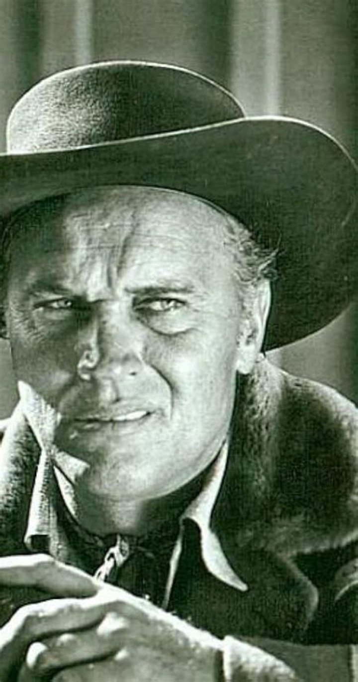 Robert J. Wilke Biography, Age, Height, Wife, Net Worth, Family