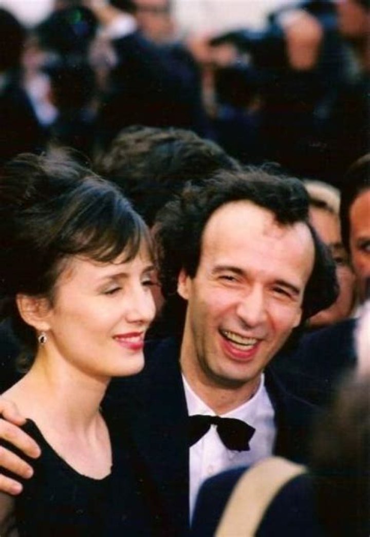 Roberto Benigni Biography, Age, Height, Wife, Net Worth, Family