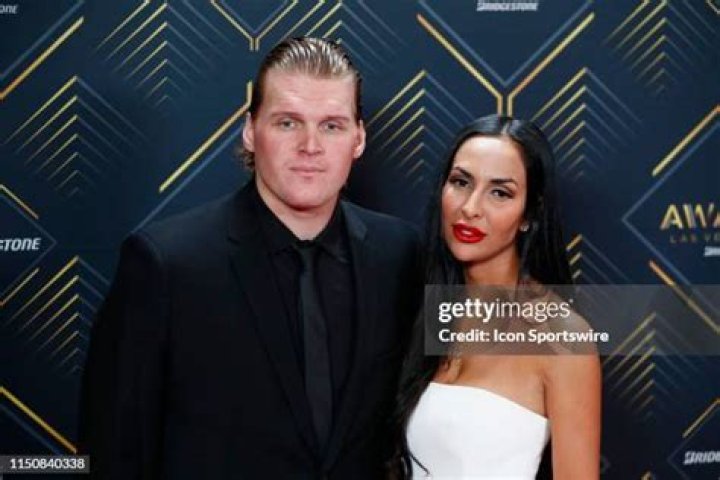 Robin Lehner Biography, Age, Height, Wife, Net Worth, Family