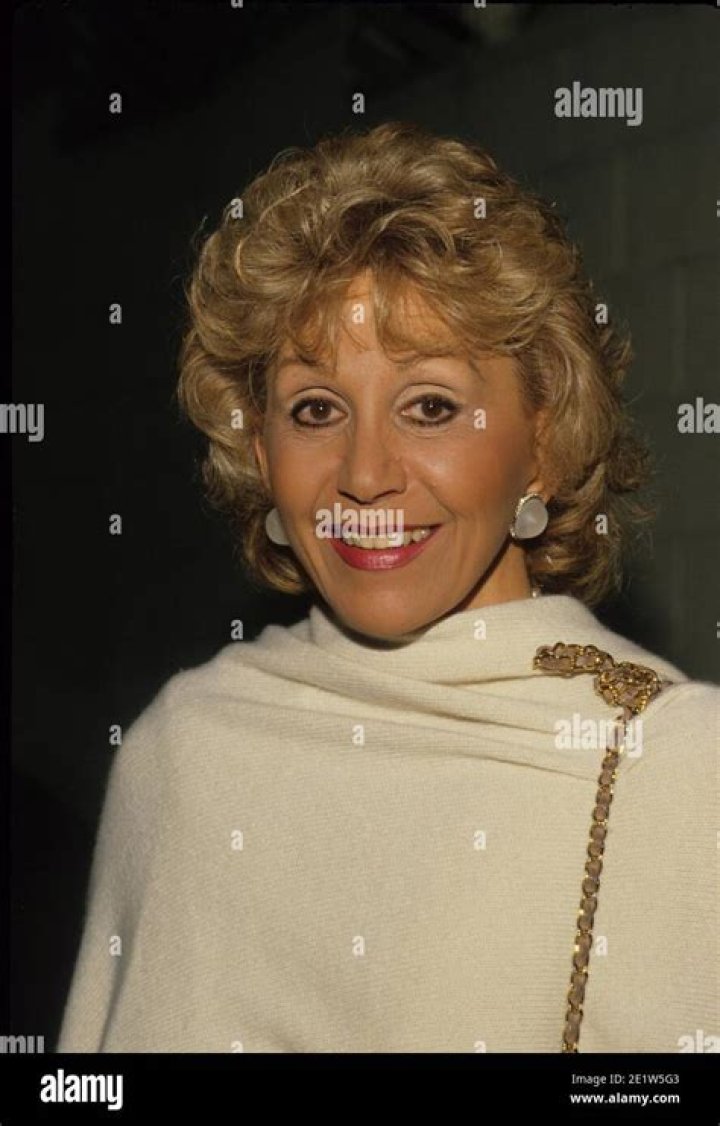 Rona Barrett biografía, edad, altura, esposa, net worth, familia