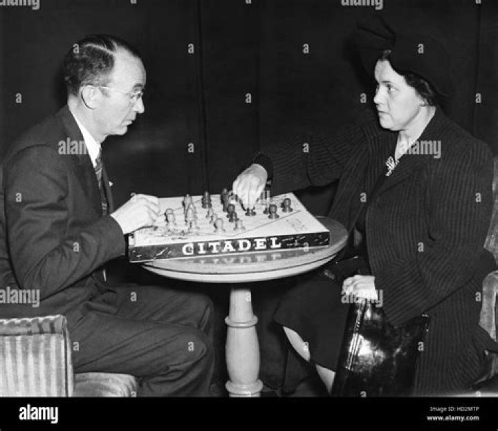 Ruth Wells Brennan Biography, Age, Height, Husband, Net Worth, Family
