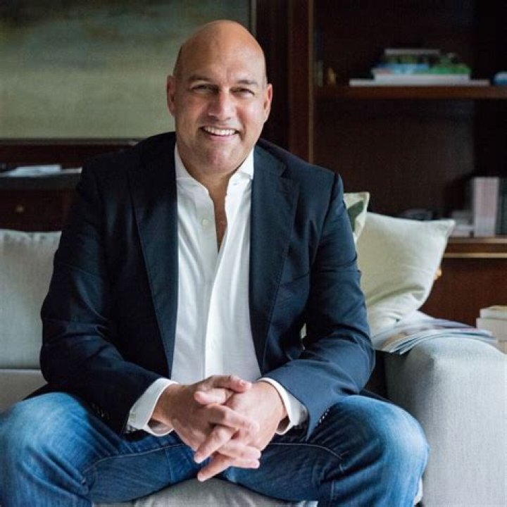 Salim Ismail Biography, Age, Height, Wife, Net Worth, Family