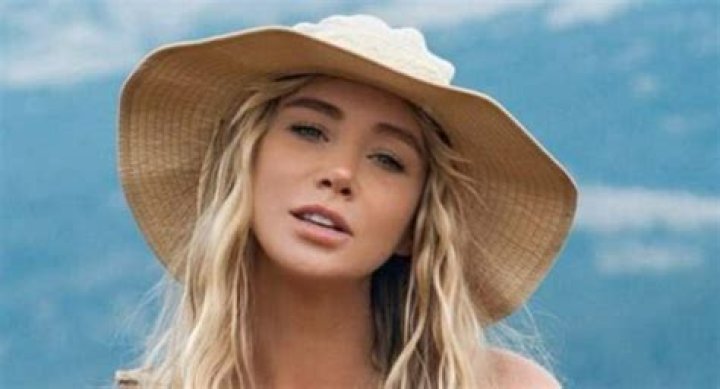 Sara Jean Underwood Biography, Age, Height, Husband, Net Worth, Family