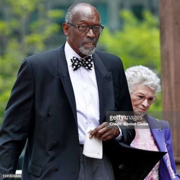 Satch Sanders biografía, edad, altura, esposo, net worth, familia