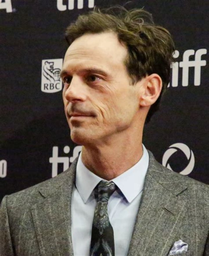 Scoot McNairy biografía, edad, altura, esposo, net worth, familia