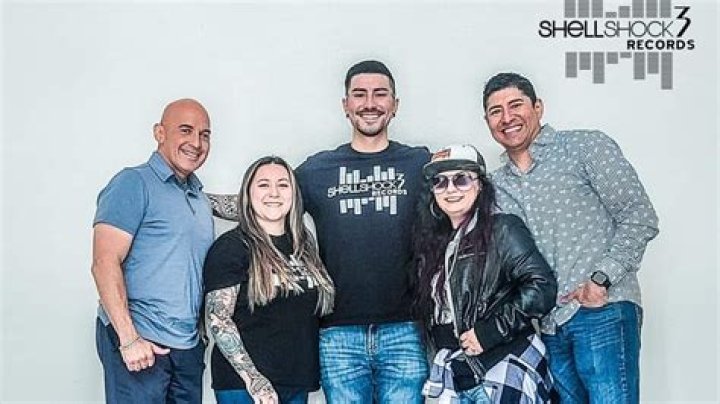 Shelly Lares biografía, edad, altura, esposa, net worth, familia