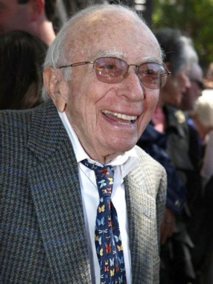 Sherwood Schwartz Biography, Age, Height, Wife, Net Worth, Family