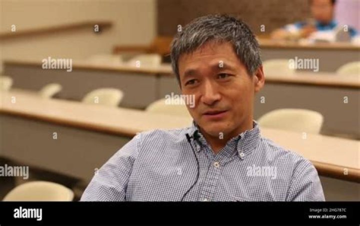 Shou-Wu Zhang Biography, Age, Height, Wife, Net Worth, Family