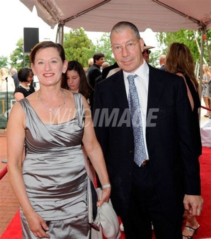 Si Newhouse Biography, Age, Height, Wife, Net Worth, Family